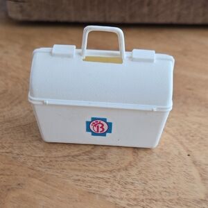 1/5$ 4/15$ 6/20$ Barbie White Miniature Case with Logo